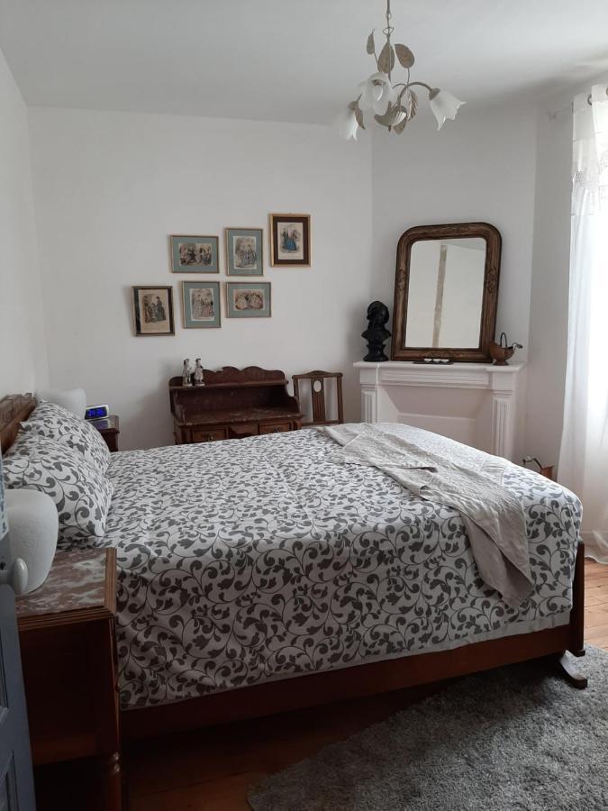 La Parenthese Villa Folles Bagian luar foto